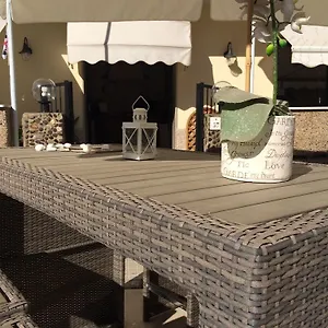 & Europa Aparthotel